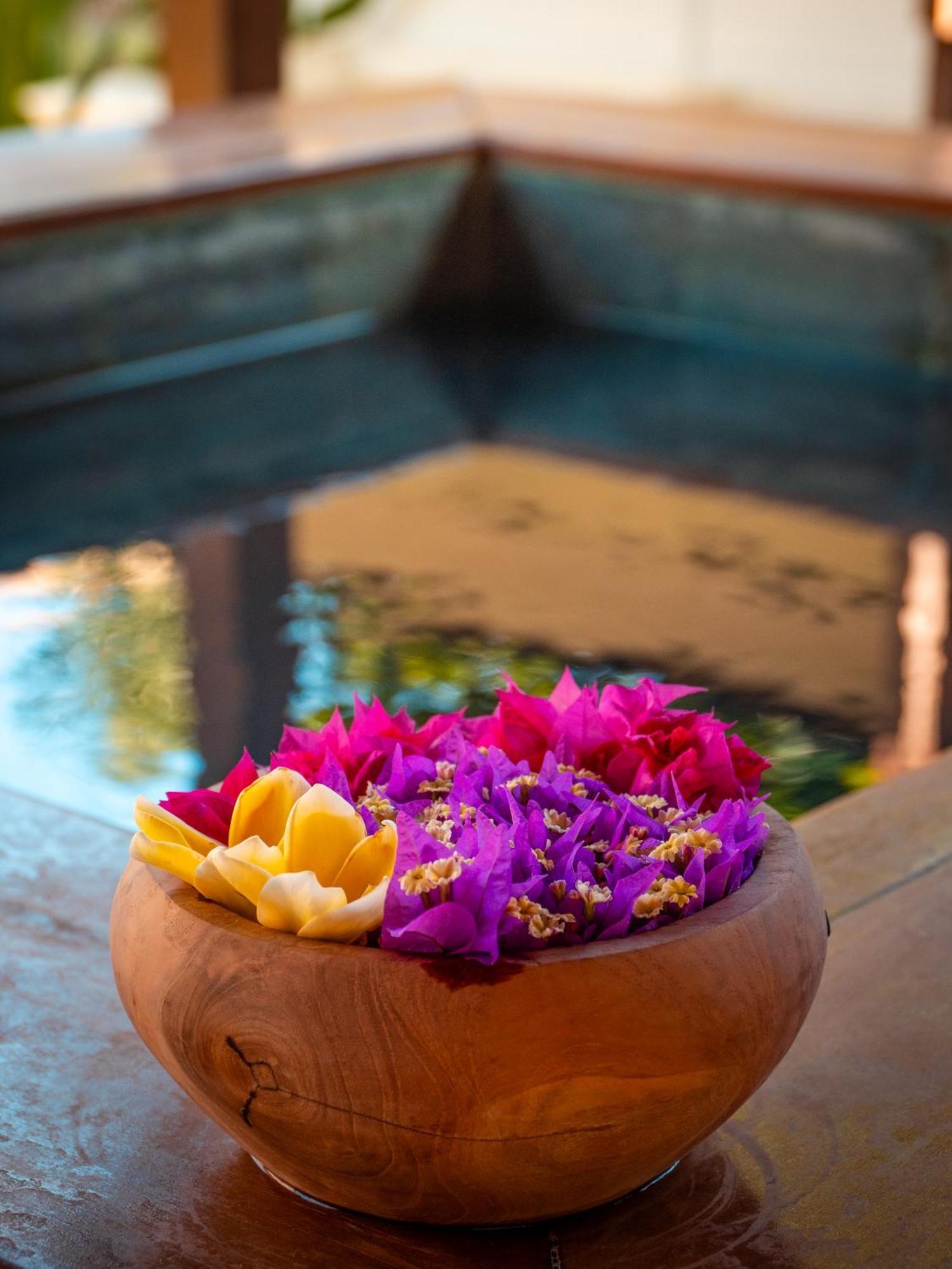 Vayam Boutique Resort Gili Asahan Exteriör bild